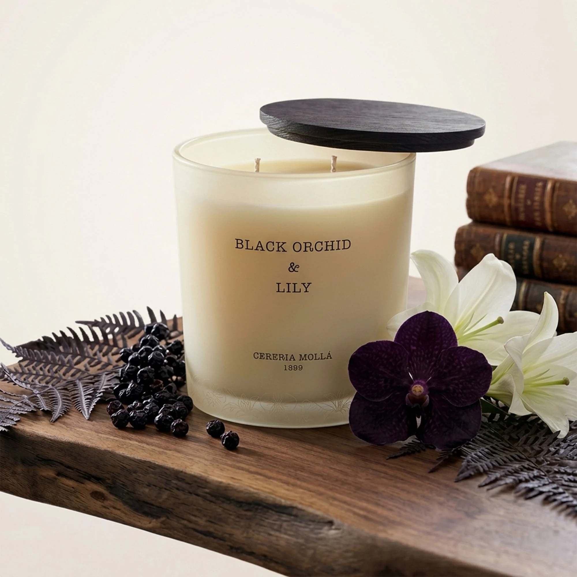 Cereria Molla - Black Orchid & Lily Candle 600g - Image 2