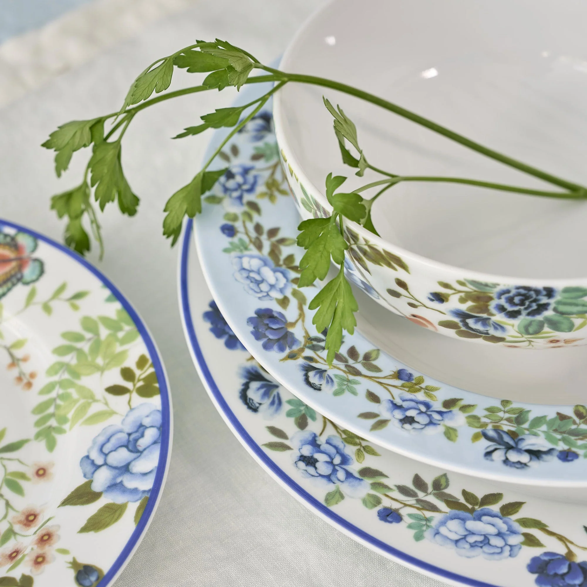 Designers Guild Porcelaine De Chine - Pasta Bowls, Set of 4 - Image 3