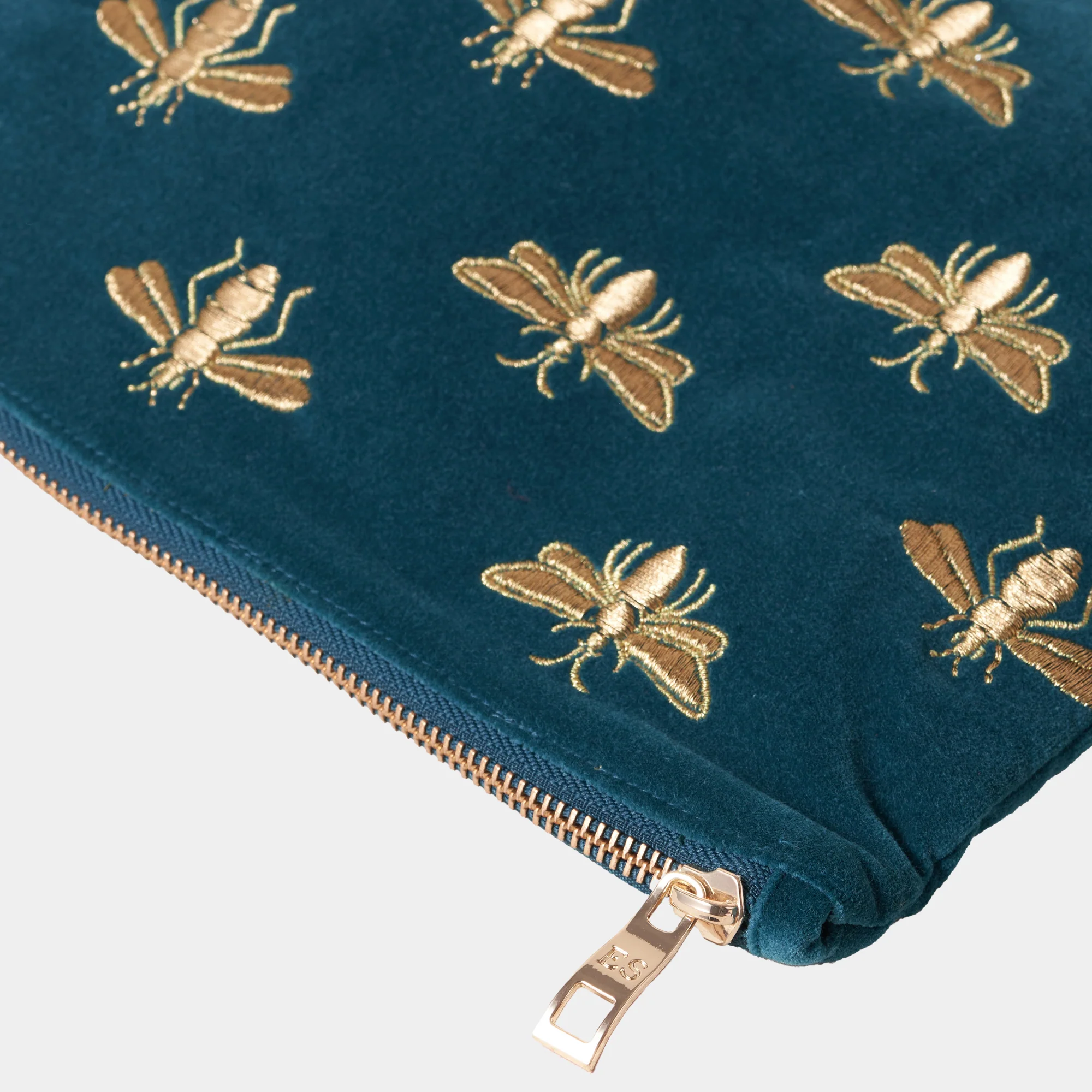 Elizabeth Scarlett Honey Bee - Everyday Pouch, Rich Blue - Image 3