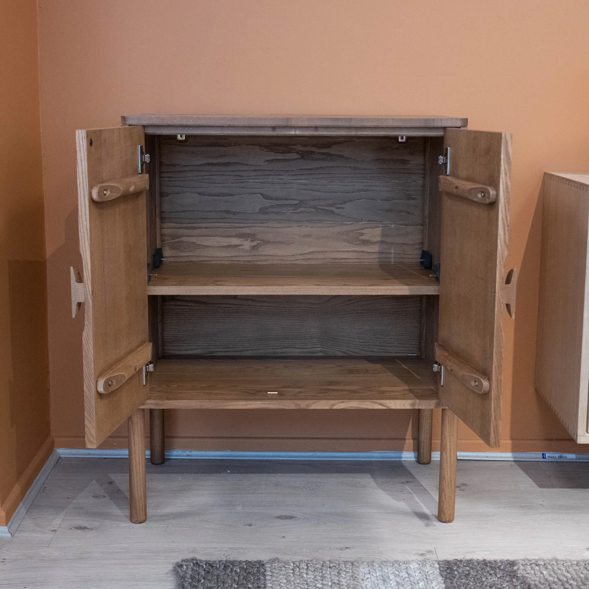 Ercol Ibstone - Cabinet - Item As Pictured - Image 2