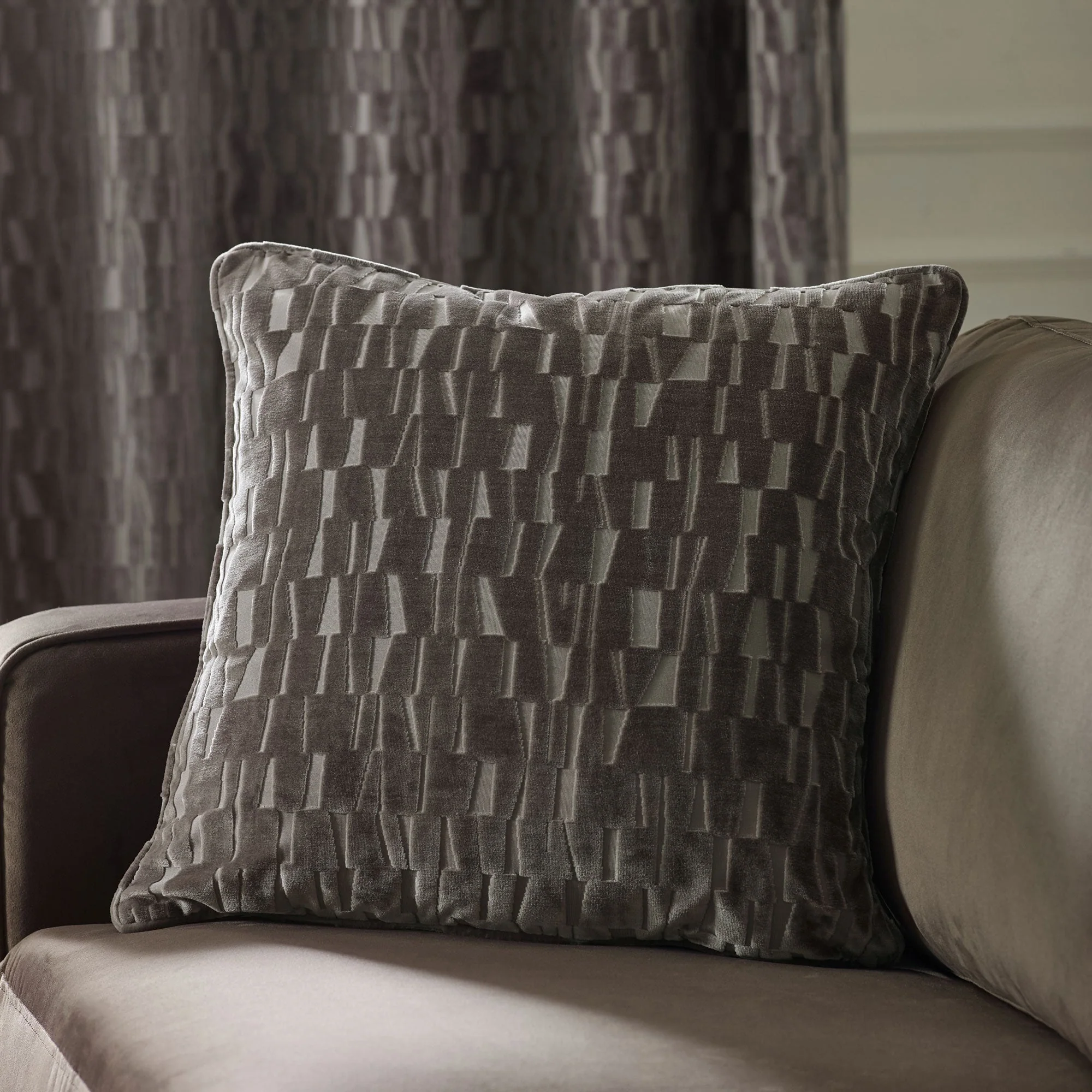 Manhattan Velvet - Mink Cushion 50x50cm - Image 2