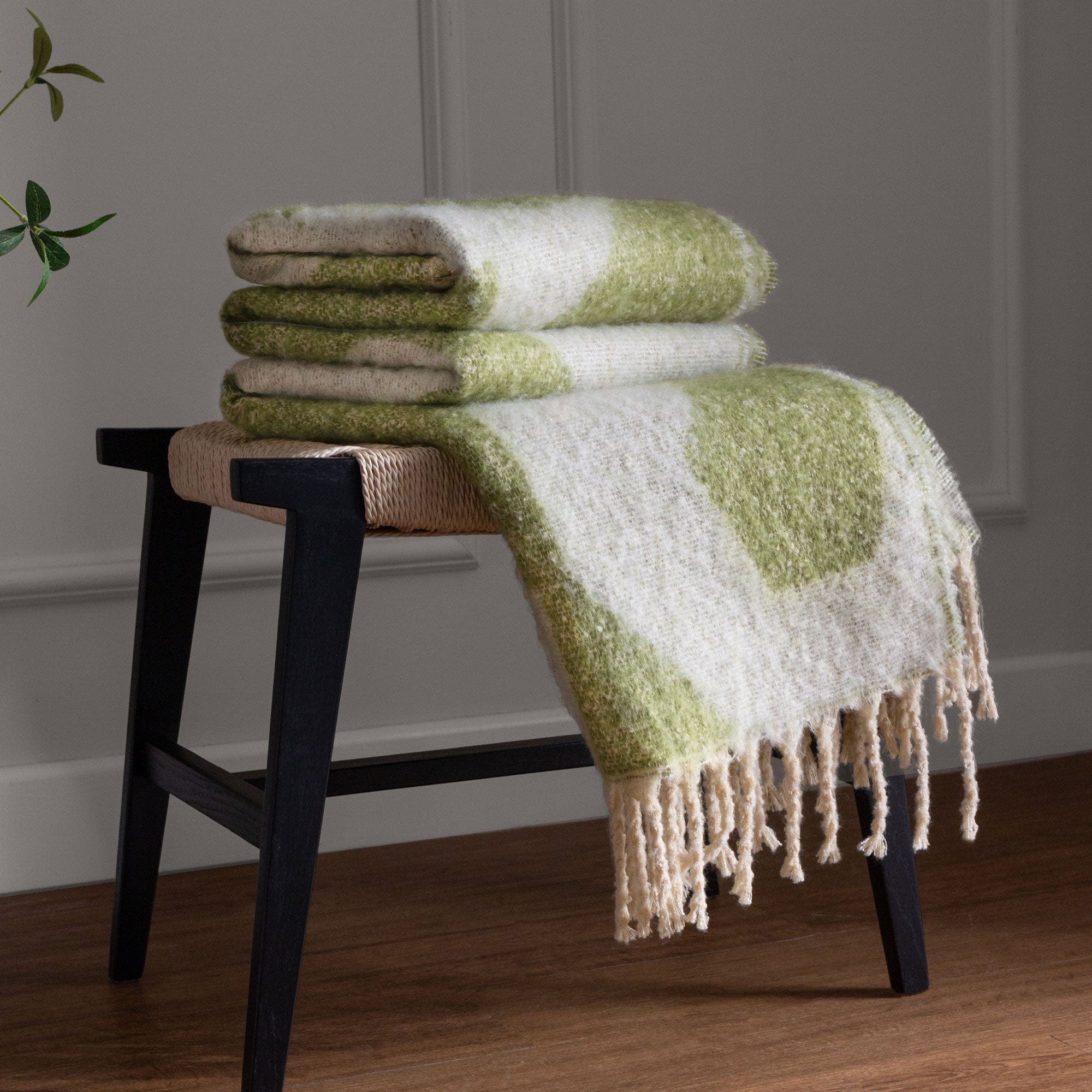 Meta Olive Green - Throw 130x180cm - Image 2