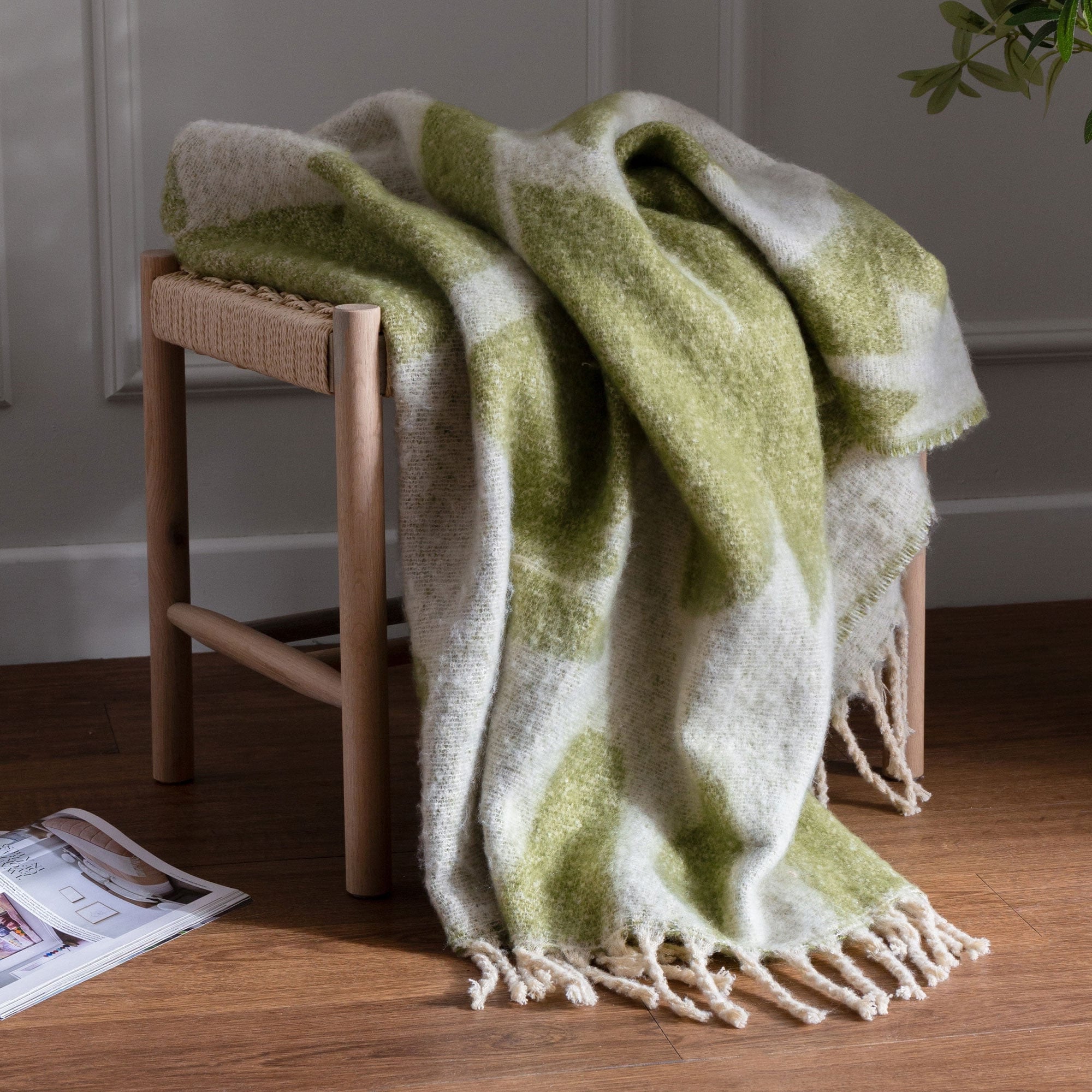 Meta Olive Green - Throw 130x180cm - Image 3