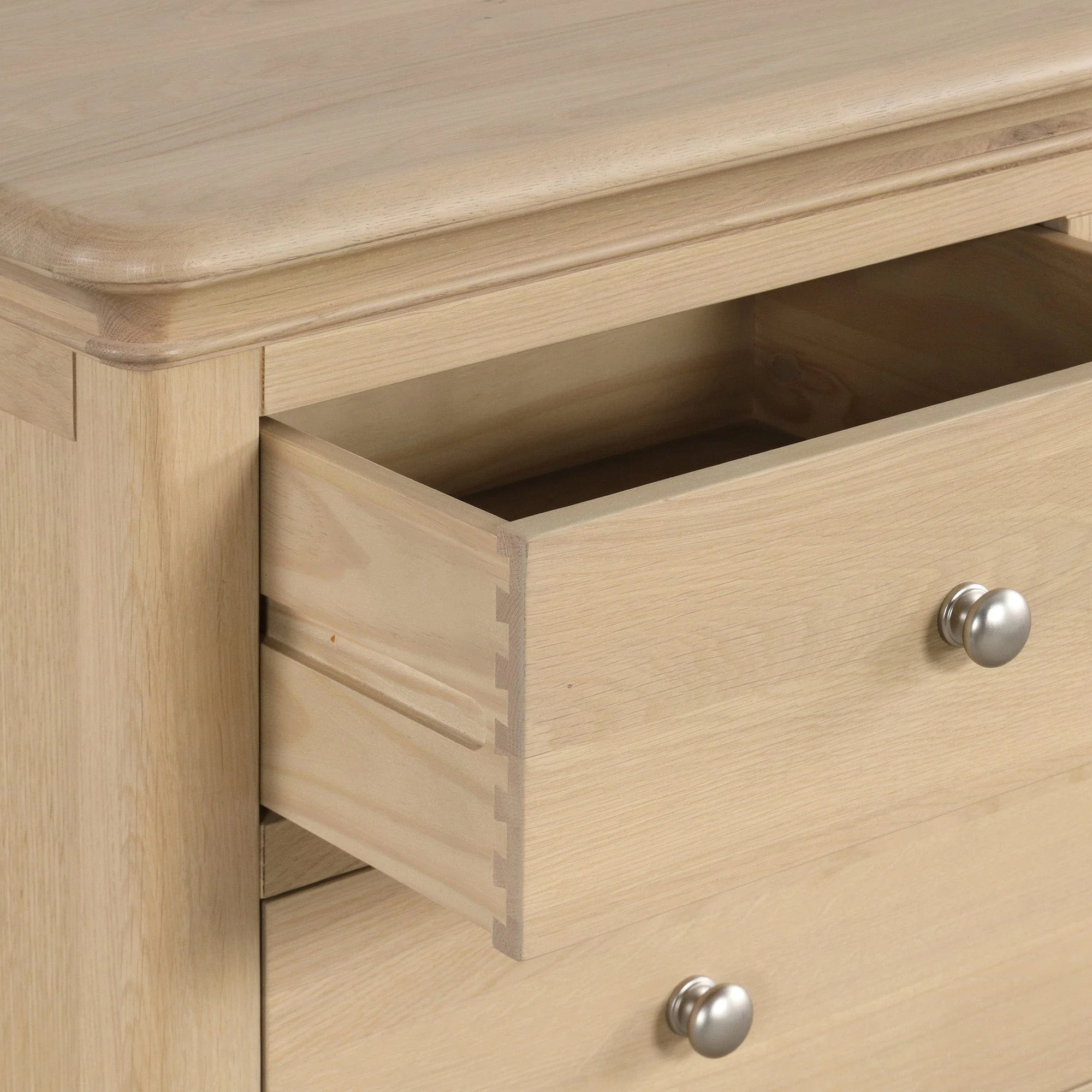 Ravenswood Oak - 3 Drawer Bedside Table, Compact - Image 3