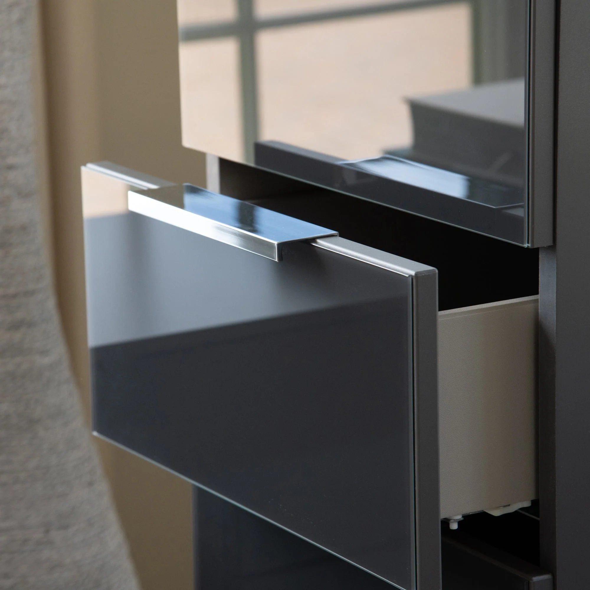 Strada - 6 Drawer Chest of Drawers - Image 2