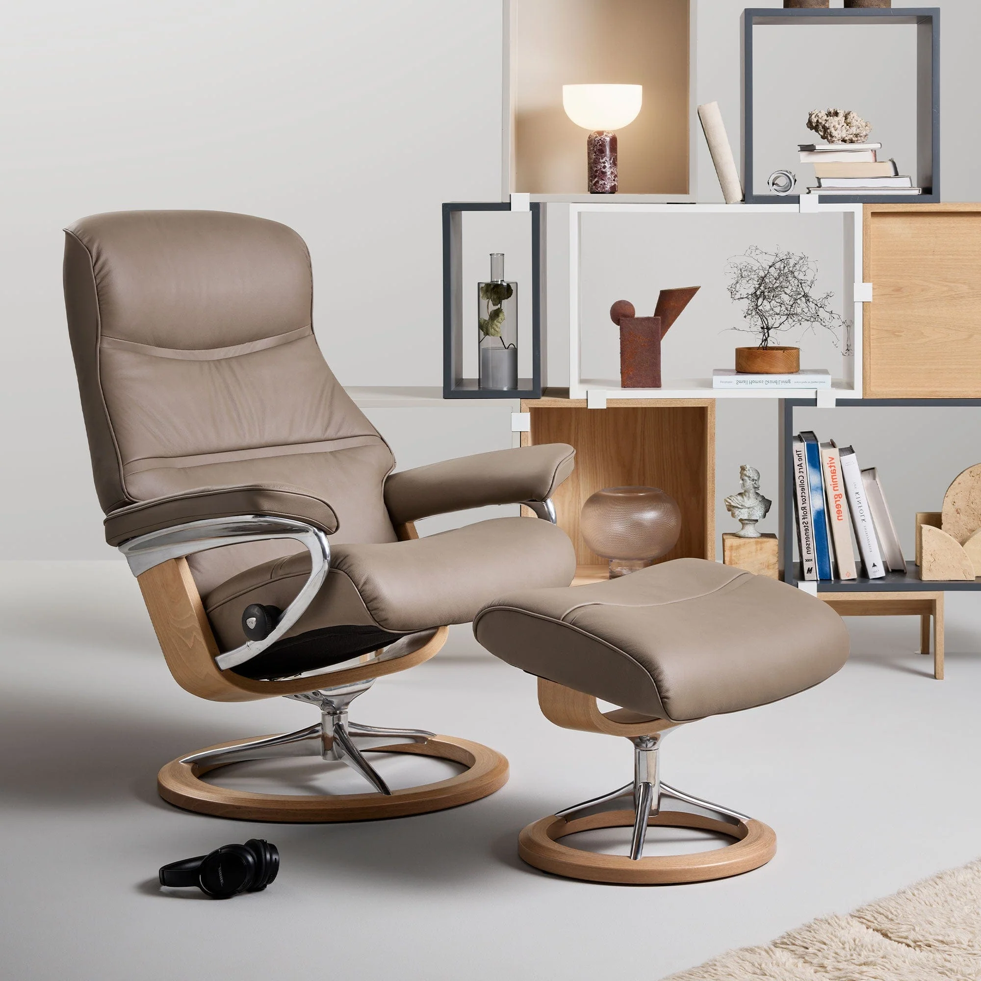 Stressless Philip - Chair & Stool With Signature Base, Leather - Image 2