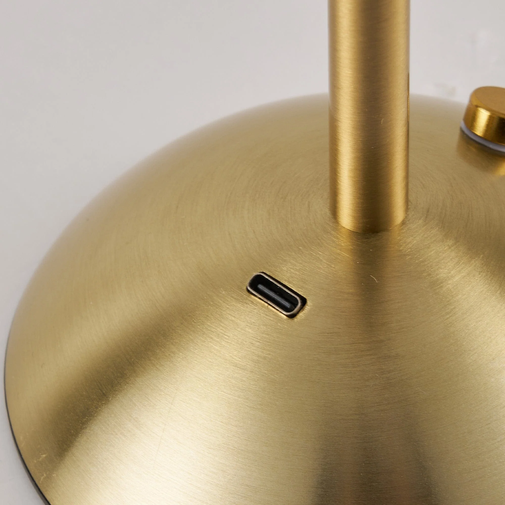 Tully Touch Table Lamp, USB - Image 5