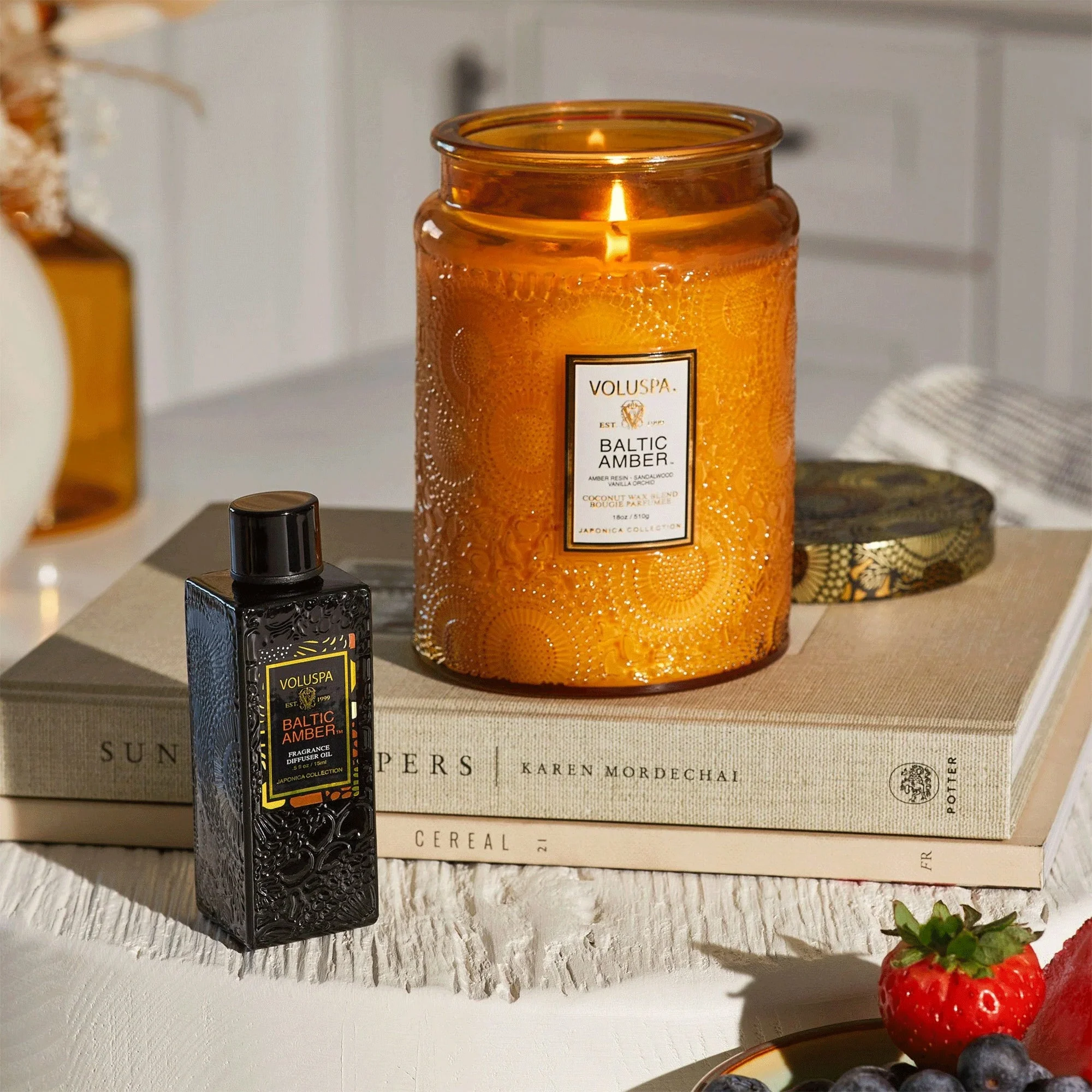 Voluspa Baltic Amber - Sandalwood & Vanilla Orchid Candle 510g - Image 2