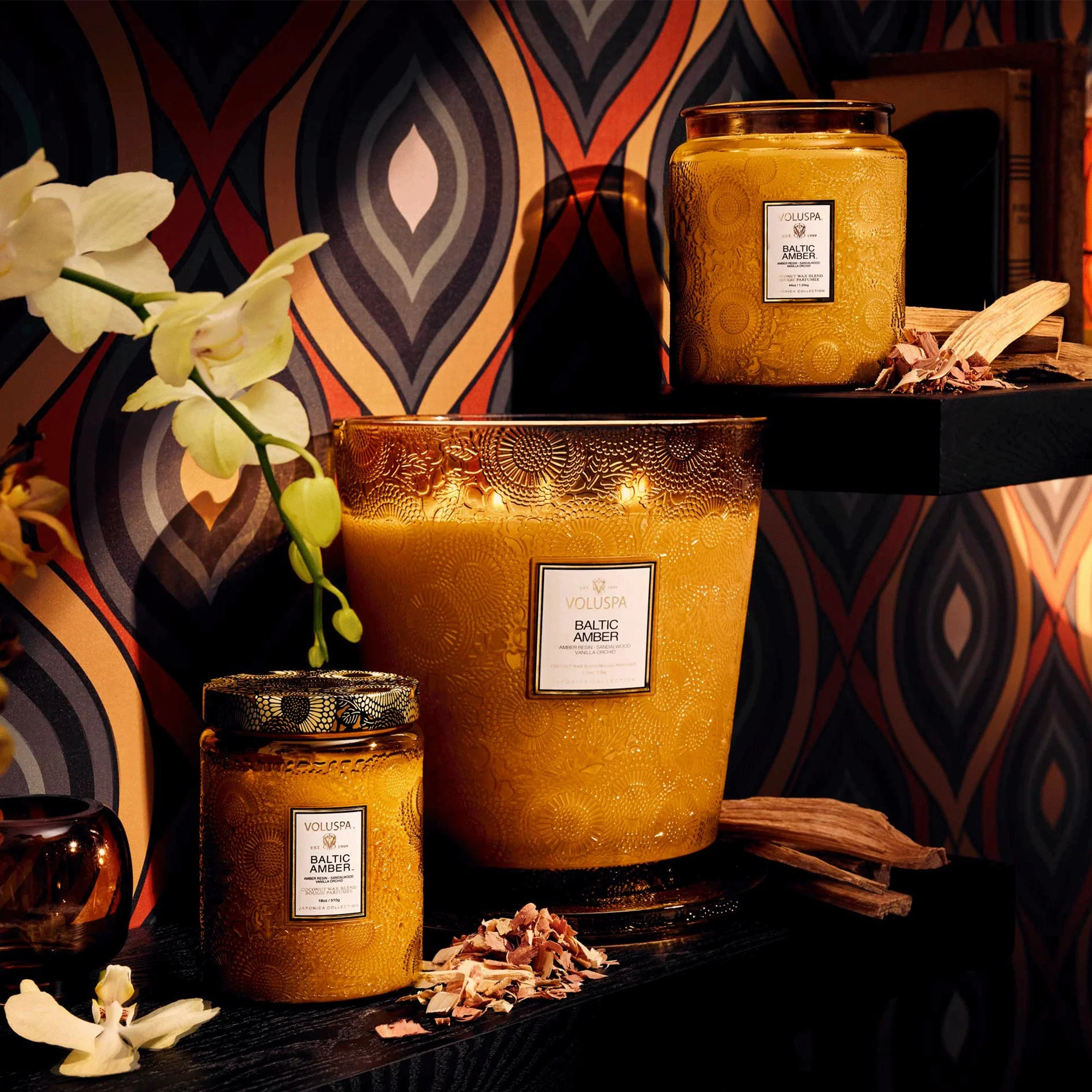 Voluspa Baltic Amber - Sandalwood & Vanilla Orchid Candle 510g - Image 3