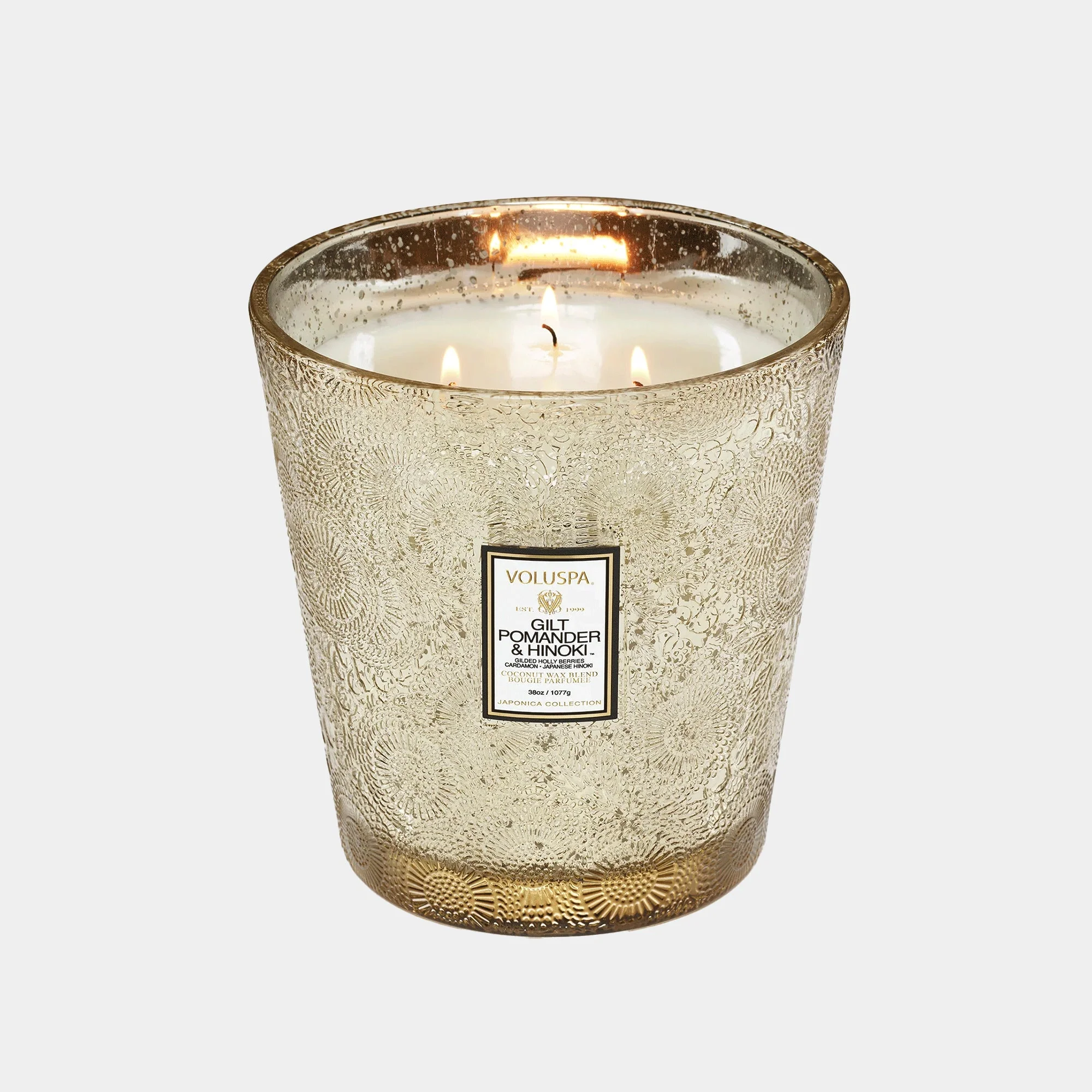 Voluspa Gilt Pomander & Hinoki - Gilded Holly Berries, Cardamon & Japanese Hinoki Classic Candle - Image 3
