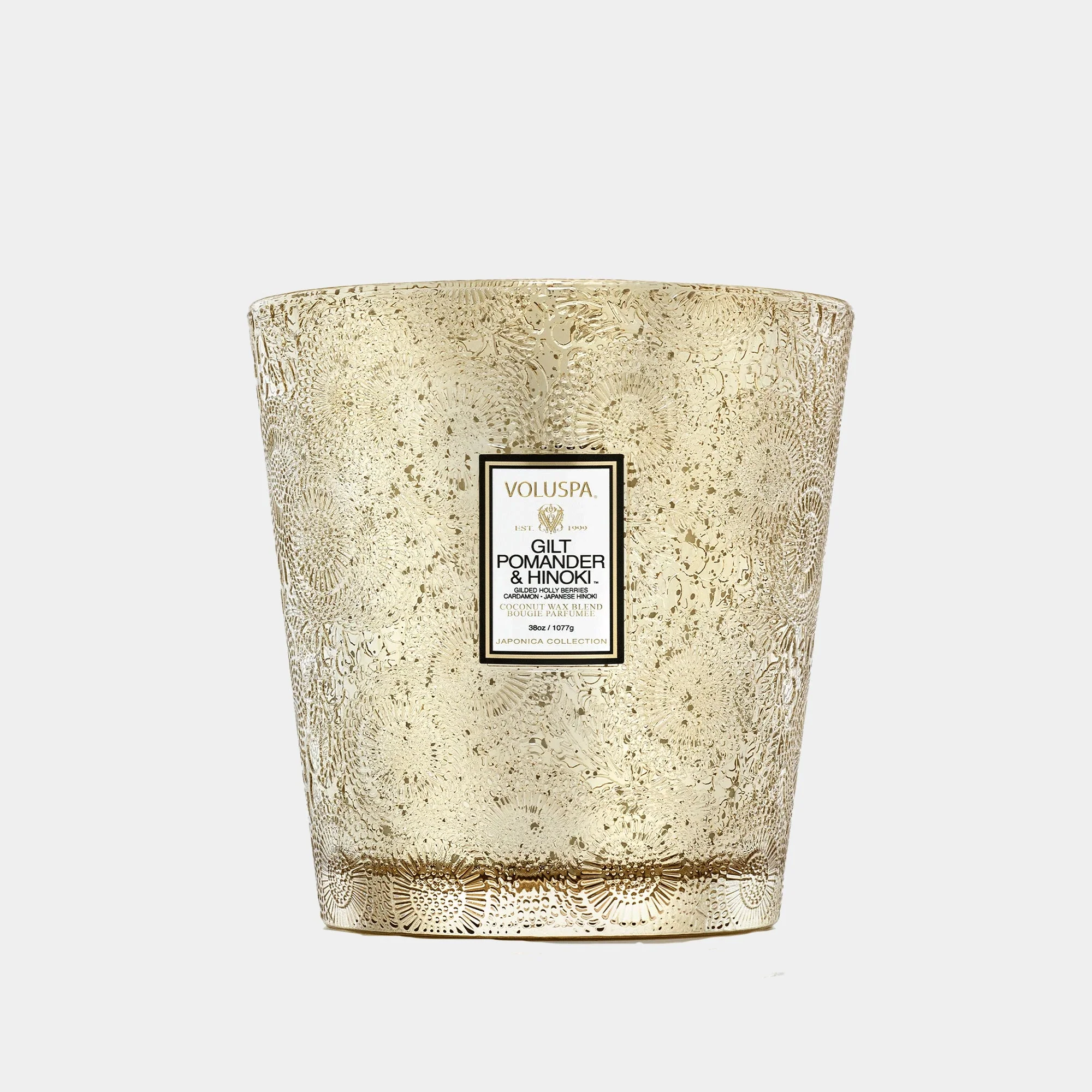 Voluspa Gilt Pomander & Hinoki - Gilded Holly Berries, Cardamon & Japanese Hinoki Classic Candle - Image 4