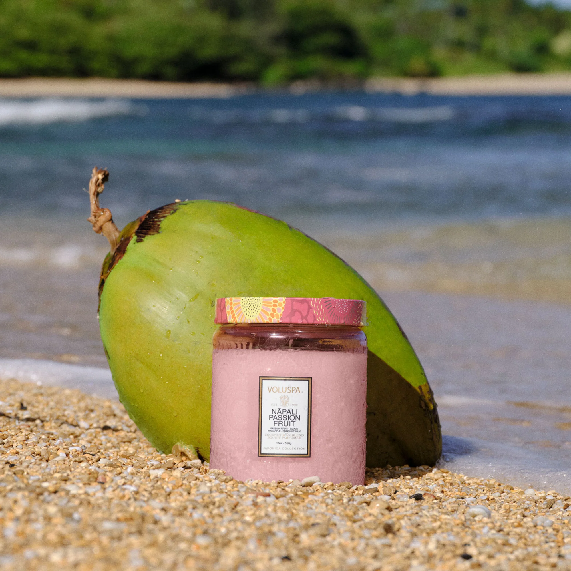 Voluspa Napali Passion Fruit - Guava, Pineapple & Coconut Milk Candle 510g - Image 5