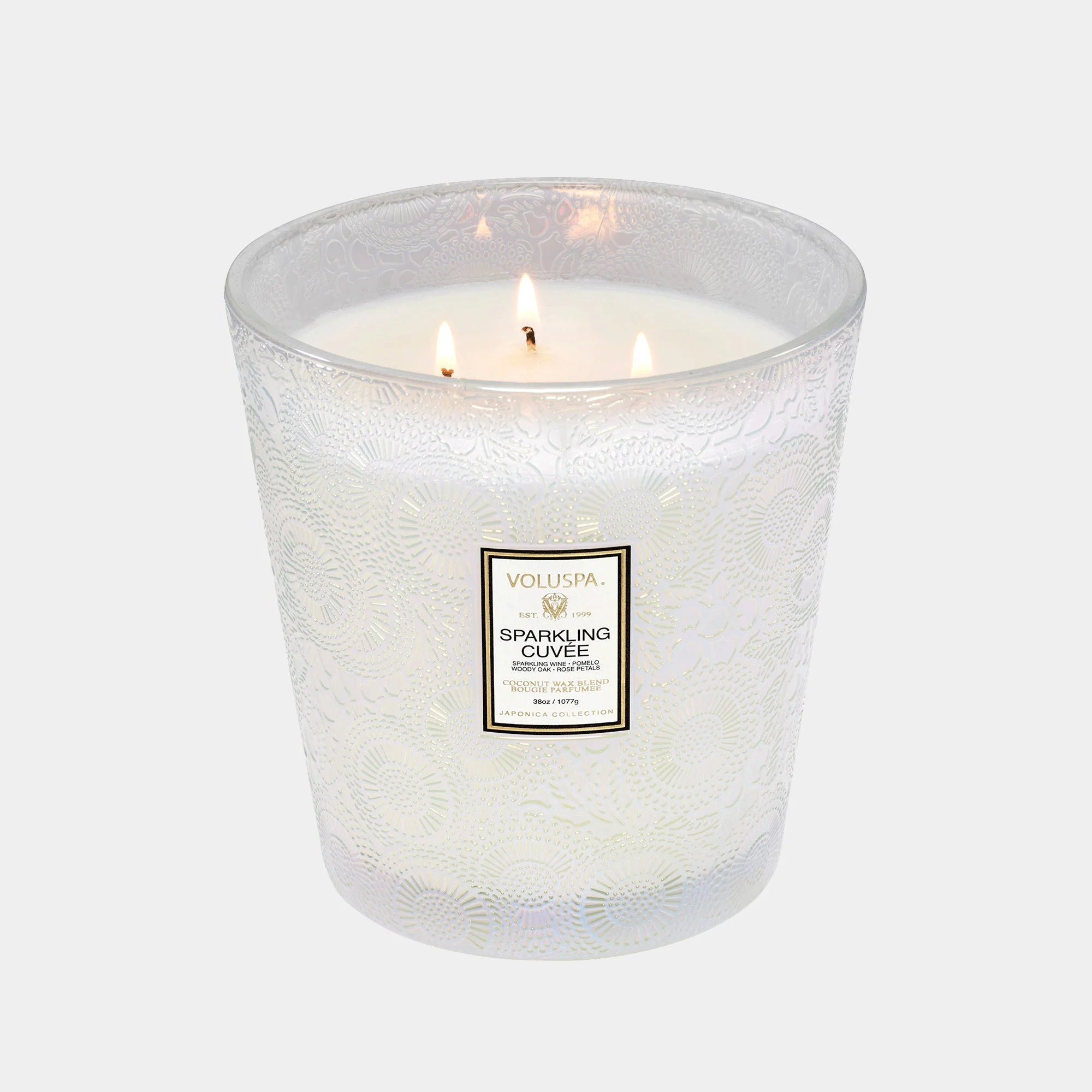 Voluspa Sparkling Cuvee - Pomelo, Woody Oak & Rose Petals Candle 1.1kg - Image 2